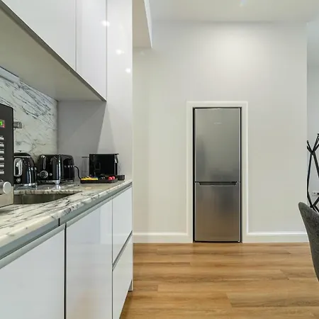 Heroismo, Stylish 2 Bedroom