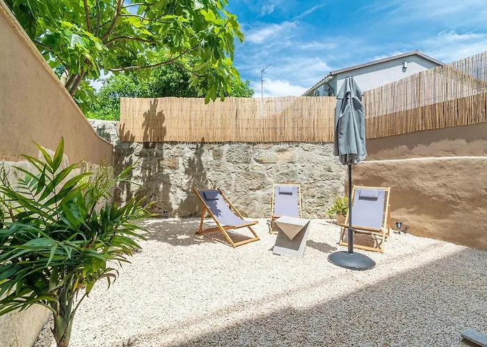 Heroísmo, Stylish 2 Bedroom *