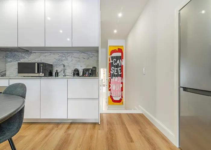 Heroísmo, Stylish 2 Bedroom *